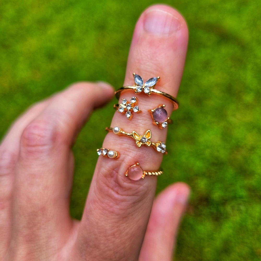 Summer Garden Butterfly Flower Golden Ring Set - Picture 3 of 9